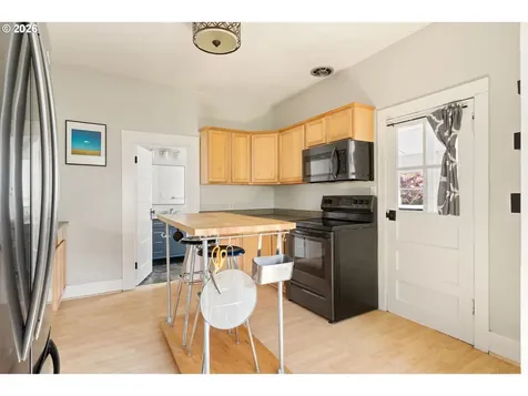 6318 SE 88th Avenue Portland OR 97266