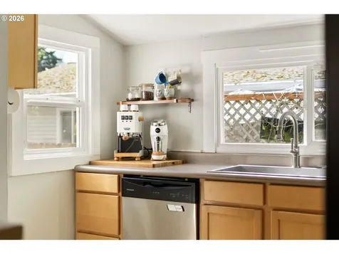 6318 SE 88th Avenue Portland OR 97266