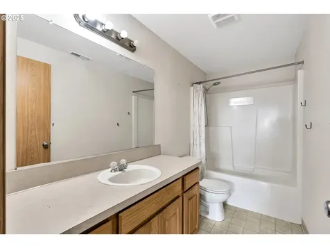 3715 NE 98th Street Vancouver WA 98665