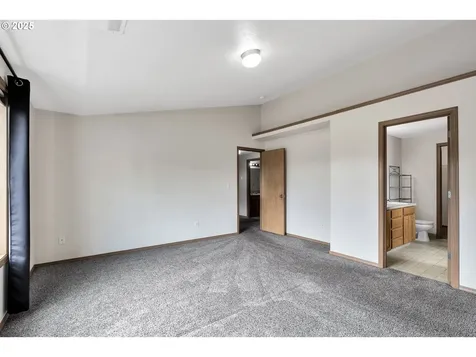 3715 NE 98th Street Vancouver WA 98665