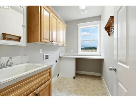 315 W Edgewood Drive Newberg OR 97132