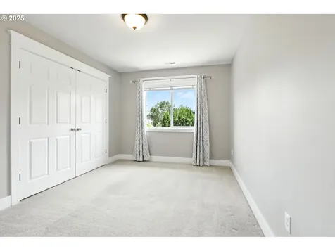 315 W Edgewood Drive Newberg OR 97132