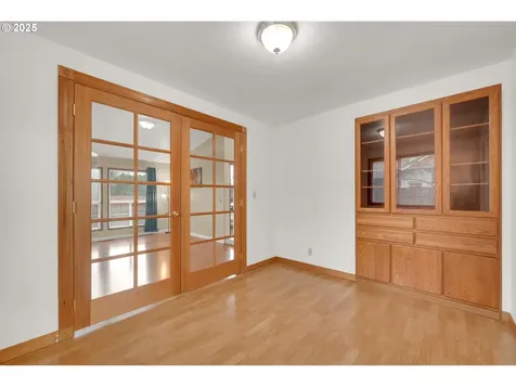 1496 Luella Street Eugene OR 97401
