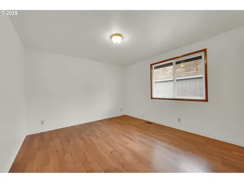 1496 Luella Street Eugene OR 97401