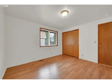 1496 Luella Street Eugene OR 97401