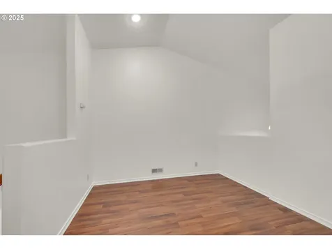 1496 Luella Street Eugene OR 97401