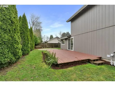 1496 Luella Street Eugene OR 97401