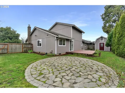 1496 Luella Street Eugene OR 97401