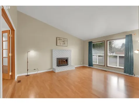 1496 Luella Street Eugene OR 97401