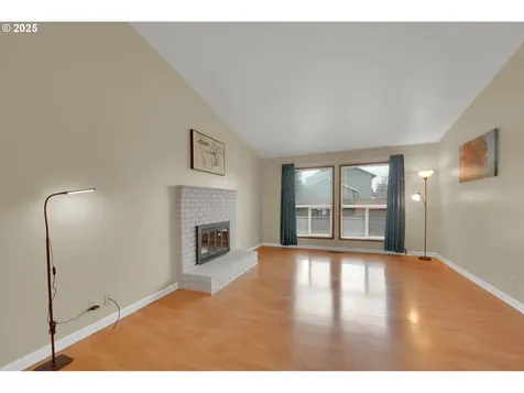 1496 Luella Street Eugene OR 97401