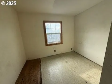 728 N Elliott Street Coquille OR 97423