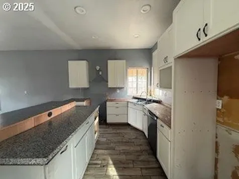 728 N Elliott Street Coquille OR 97423