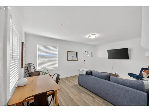 857 S 2nd Street Coos Bay OR 97420