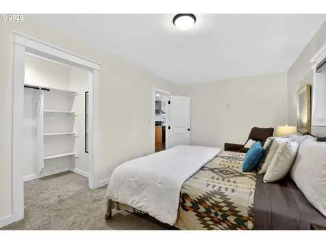 12719 NE Holladay Street Portland OR 97230