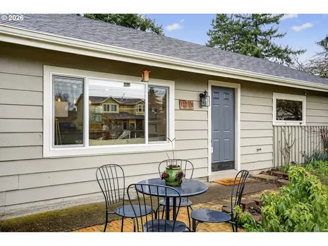 12719 NE Holladay Street Portland OR 97230