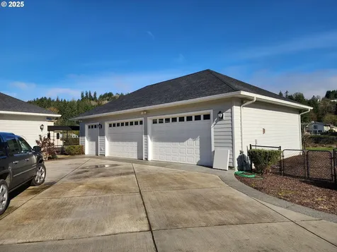 2567 Lewis River Road Woodland WA 98674
