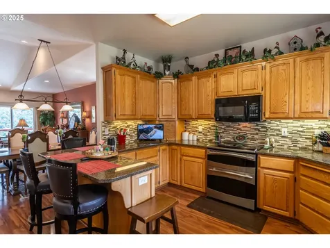 551 NW Rachel Lynn Way Roseburg OR 97471