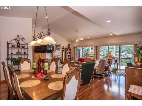 551 NW Rachel Lynn Way Roseburg OR 97471
