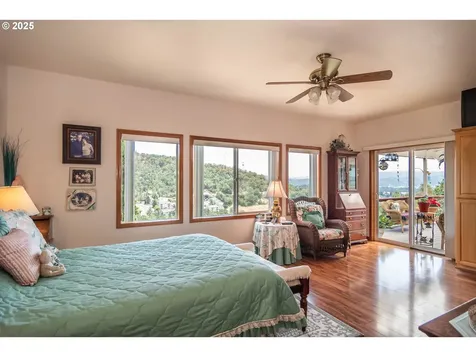 551 NW Rachel Lynn Way Roseburg OR 97471