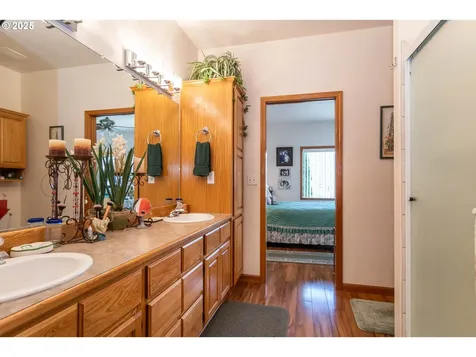 551 NW Rachel Lynn Way Roseburg OR 97471