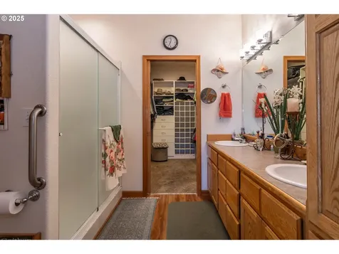 551 NW Rachel Lynn Way Roseburg OR 97471