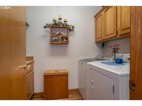 551 NW Rachel Lynn Way Roseburg OR 97471