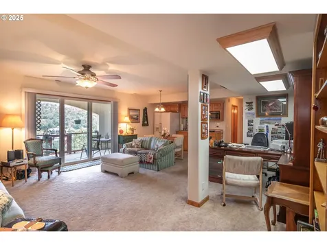 551 NW Rachel Lynn Way Roseburg OR 97471