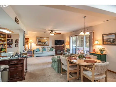 551 NW Rachel Lynn Way Roseburg OR 97471