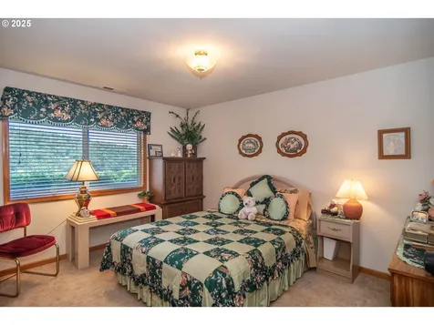 551 NW Rachel Lynn Way Roseburg OR 97471