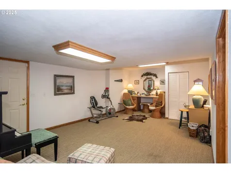 551 NW Rachel Lynn Way Roseburg OR 97471