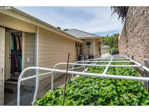 551 NW Rachel Lynn Way Roseburg OR 97471