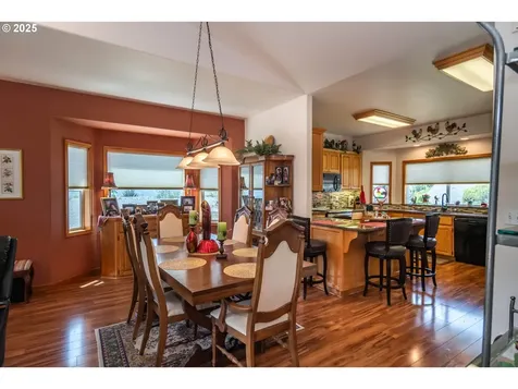 551 NW Rachel Lynn Way Roseburg OR 97471