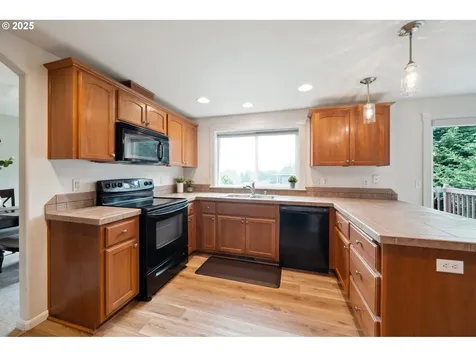3325 Columbia Heights Road Longview WA 98632