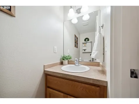 3325 Columbia Heights Road Longview WA 98632