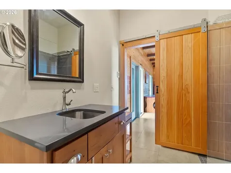 8810 NE Blackburn Road Yamhill OR 97148