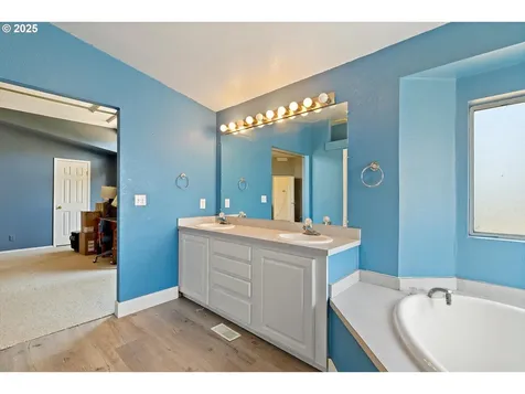 8325 SE Sky Vista Drive Amity OR 97101