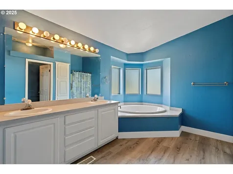 8325 SE Sky Vista Drive Amity OR 97101