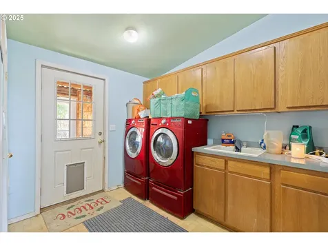 8325 SE Sky Vista Drive Amity OR 97101
