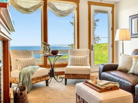 3924 Sunset Boulevard Seaside OR 97138