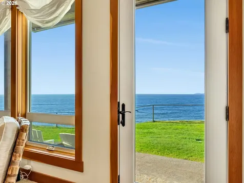 3924 Sunset Boulevard Seaside OR 97138