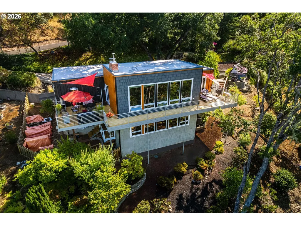 1425 NE Hillview Court Roseburg OR 97470