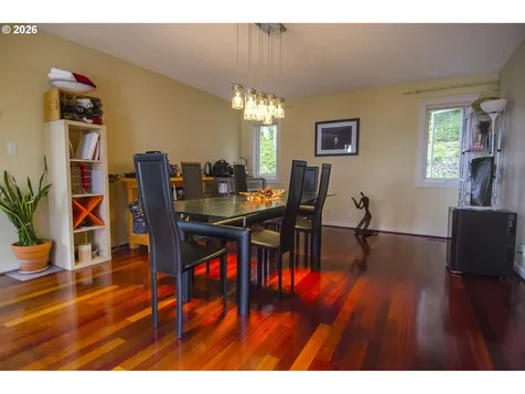 1425 NE Hillview Court Roseburg OR 97470