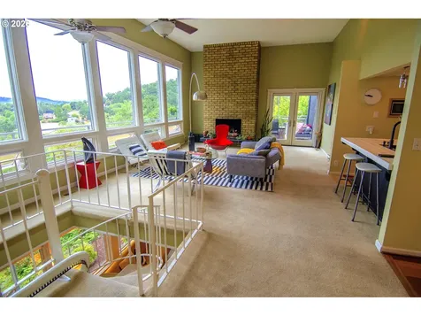 1425 NE Hillview Court Roseburg OR 97470