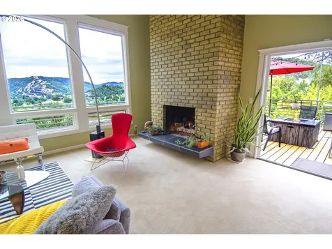 1425 NE Hillview Court Roseburg OR 97470