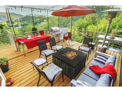 1425 NE Hillview Court Roseburg OR 97470