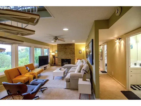 1425 NE Hillview Court Roseburg OR 97470