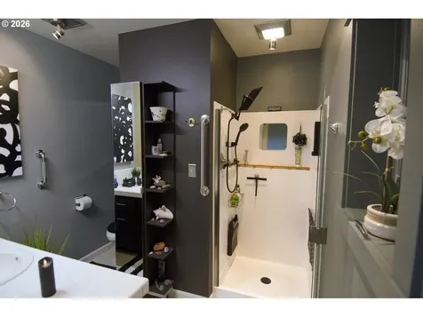 1425 NE Hillview Court Roseburg OR 97470