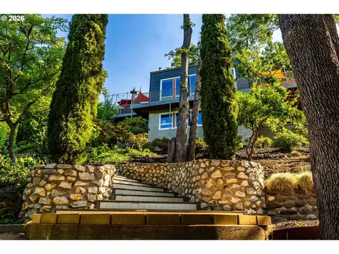 1425 NE Hillview Court Roseburg OR 97470