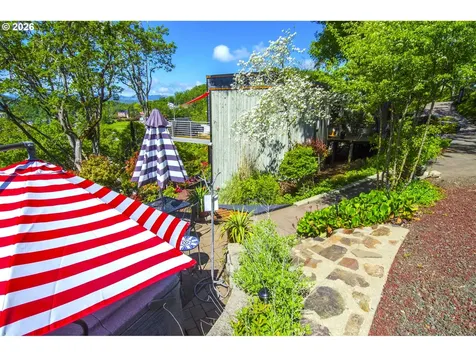 1425 NE Hillview Court Roseburg OR 97470