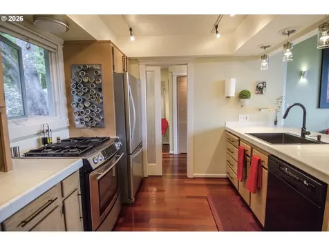 1425 NE Hillview Court Roseburg OR 97470